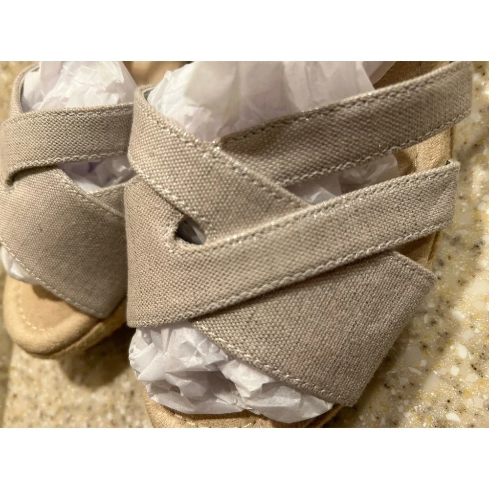 Lands’ End Canvas wedge sandal beige canvas Size 8 - Picture 4 of 8